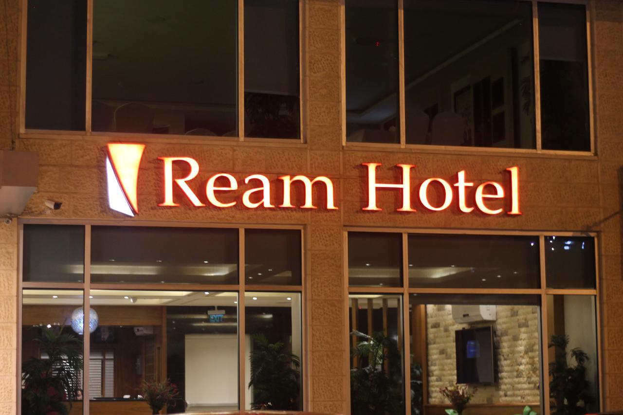 Ream Hotel Amman Exteriör bild